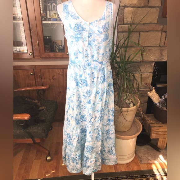 Victoria Hill Dresses & Skirts - VICTORIA HILL SIZE 14 BLUE FLORAL SLEEVELESS DRESS WITH EMBROIDERED TRIM EUC